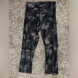 Athleta Ultimate Stash Pocket Printed Capri - Size Small